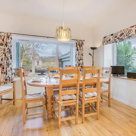 4 Bed In Finsthwaite Sz438